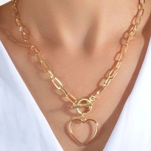 NEW Gold tone Paper Clip Chain Open Heart Toggle Choker Necklace